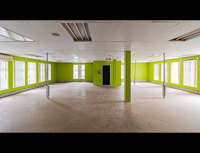 2,489M² OFFICE FOR SALE IN FERNDALE